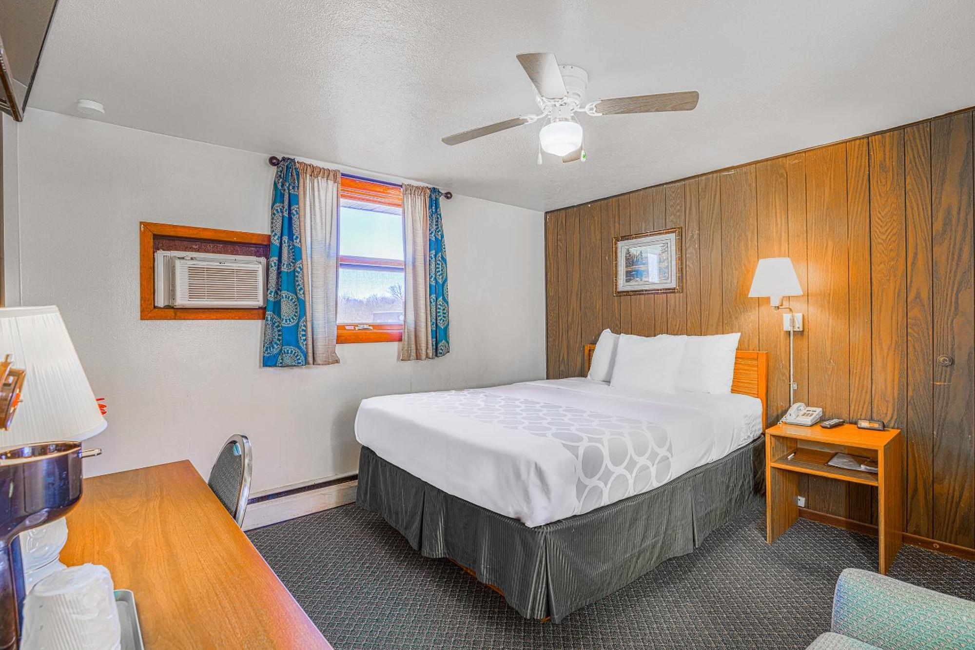 Love Hotels Silver Street By Oyo At Hurley Wi エクステリア 写真