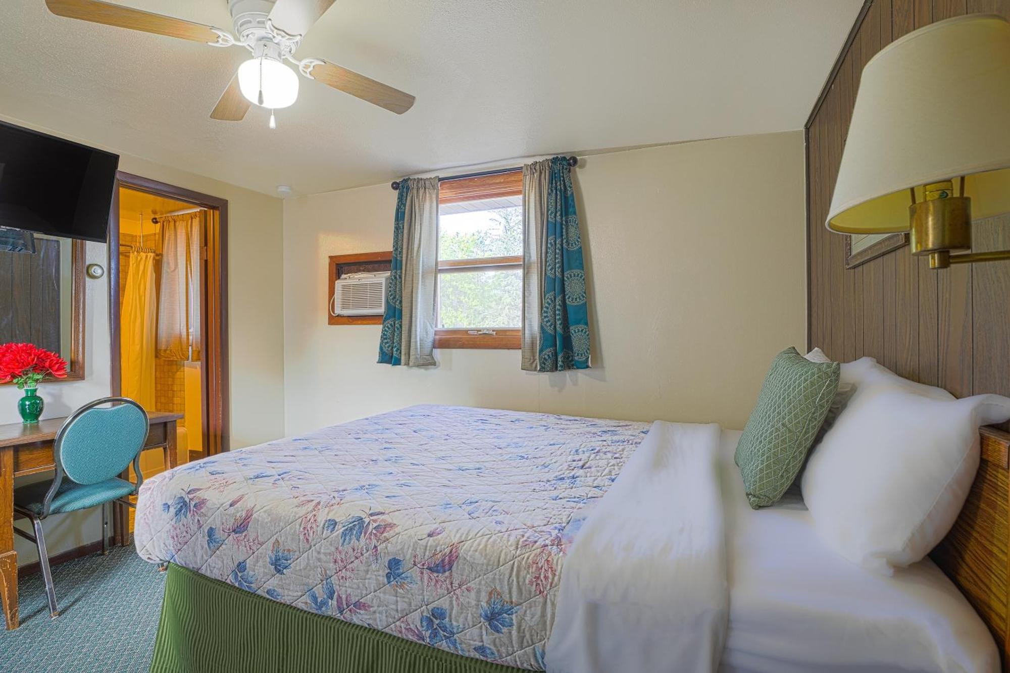 Love Hotels Silver Street By Oyo At Hurley Wi エクステリア 写真