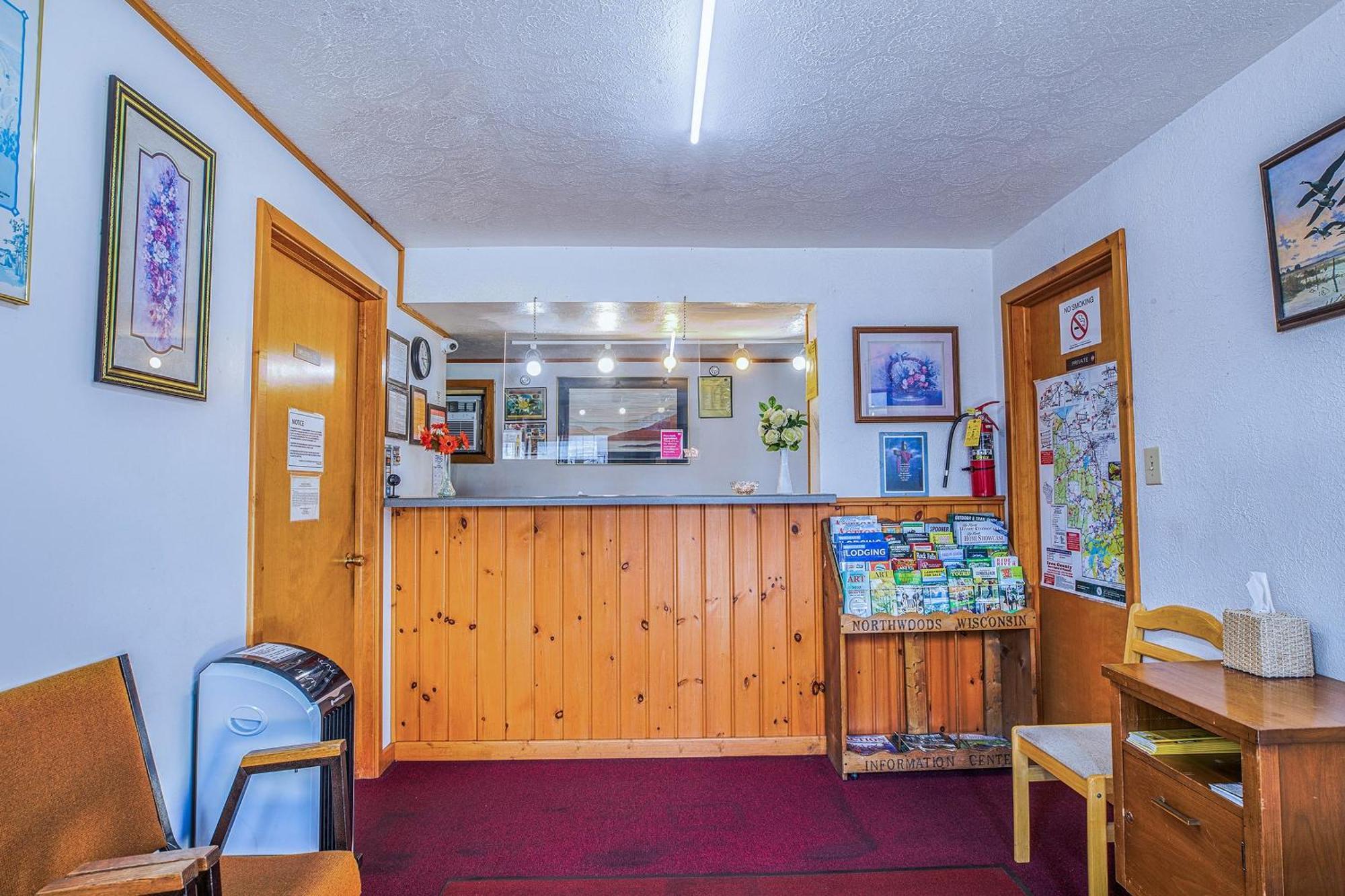 Love Hotels Silver Street By Oyo At Hurley Wi エクステリア 写真
