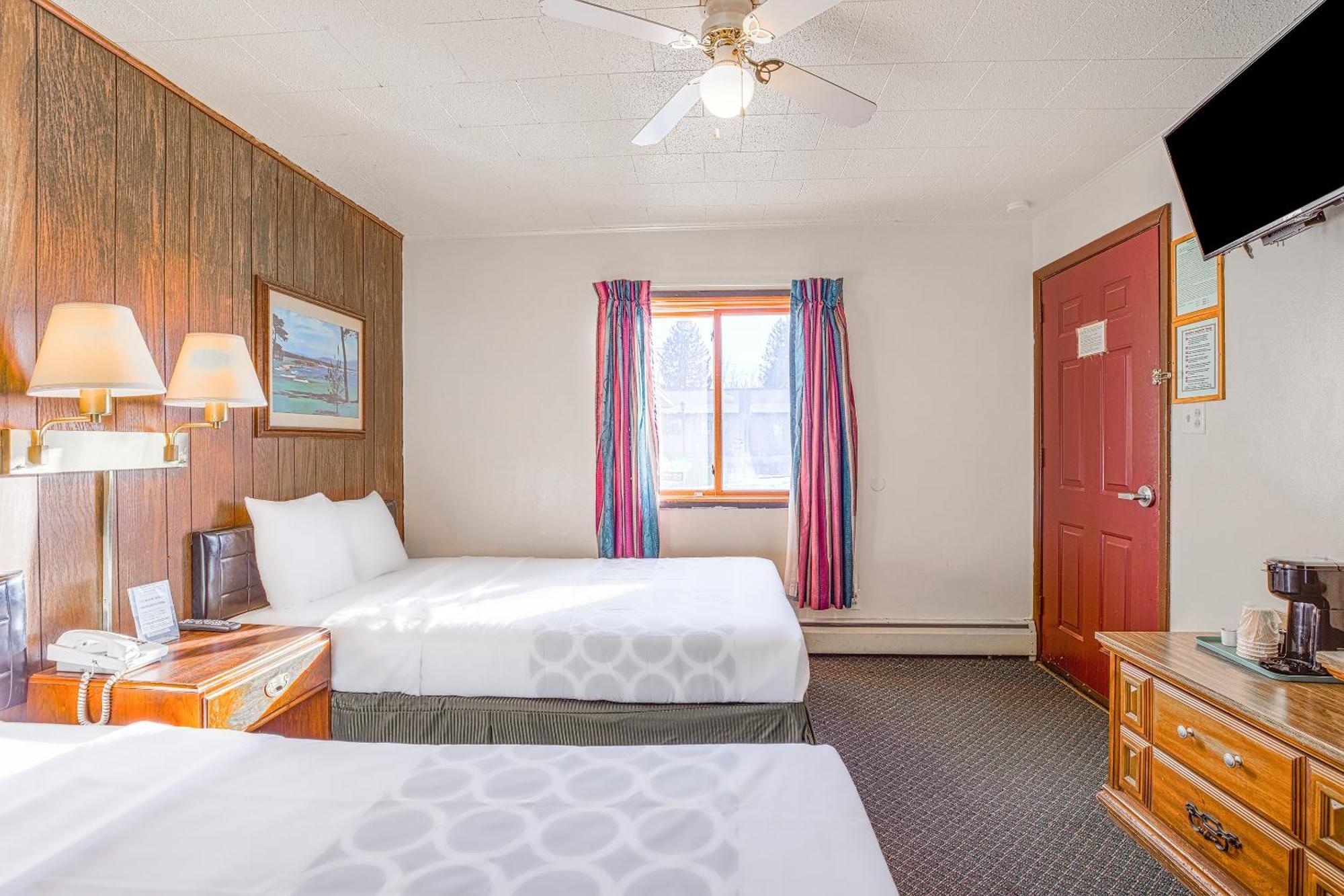 Love Hotels Silver Street By Oyo At Hurley Wi エクステリア 写真