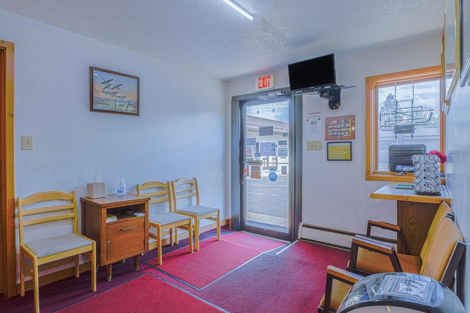 Love Hotels Silver Street By Oyo At Hurley Wi エクステリア 写真